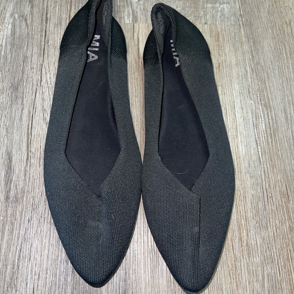 Mia Kerri Knit Slip On Pointed Toe Black Fly Ballet Flats Shoes Size 8.5